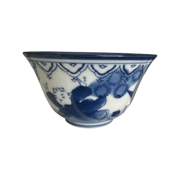 Set of 4 Karako Yunomi Children Playing Blue White Teacups - Picture 6 of 10